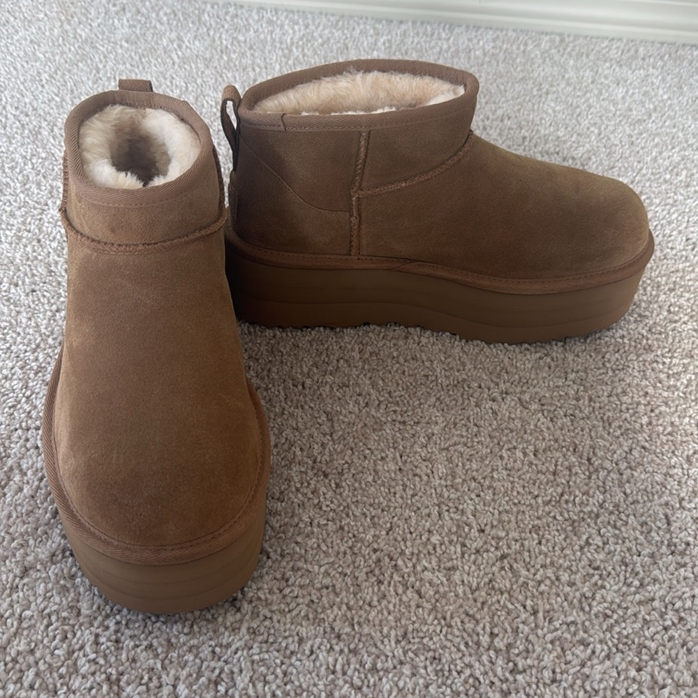 UGG Classic Ultra Mini Platform